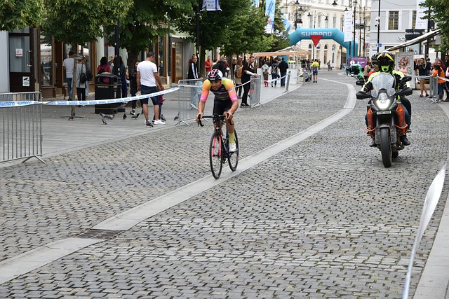 卢兹在核心 卢兹在核心