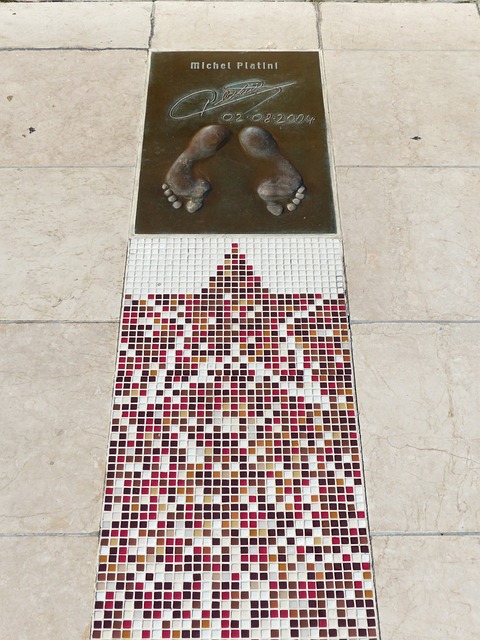 顶尖表现为 顶尖表现为